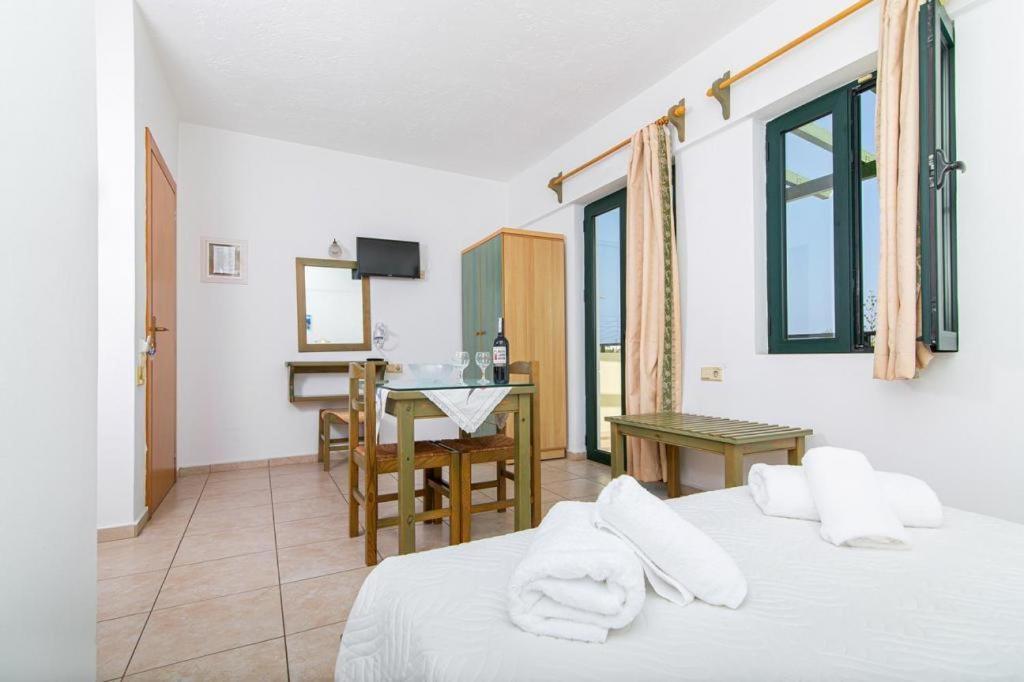 Dionysos Apartments & Studios Stalís Ngoại thất bức ảnh