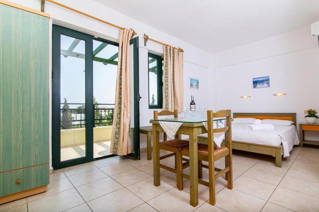 Dionysos Apartments & Studios Stalís Ngoại thất bức ảnh